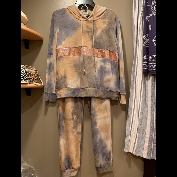 2 Piece Tie Dye Knit Hoodie and Joggers Set - Picture 7 of 8